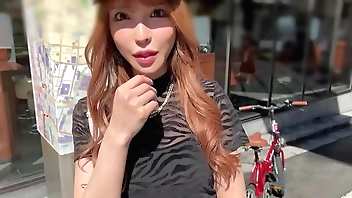 part1 極スレンダーりなち《【細身×美クビレ】GAL系美人モデルと欲情》普通の写真撮影のはずがハメ〇り展開に...戸惑いつつも敏感bodyいじられ『挿入れたくなっちゃった...///』ビン勃ちチ○ポ受け入れ→射精！/水も滴るイイ女...シャワー中に突撃！上目フェラ&パイズリに暴発寸前...！/えちえちボディストッキング着用2回戦開始...！グリグリ奥当てられ絶頂→着床確定連続中出し！