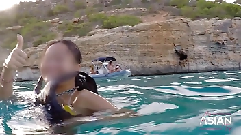 REAL Outdoor public sex, showing pussy and underwater creampie