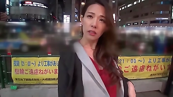 【ガチ中出し】マジ軟派、初撮。 27。！醸し出す雰囲気がむっちゃセクシーなれいかさん 本当に艶っぽい！初めて出会った男と密室で二人りきだというのに、どこか余裕があるこのかんじ…。なんだかこっちがドキドキしてきました…。 https://bit.ly/410dMp5