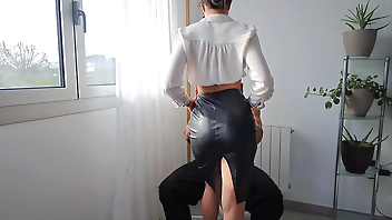 Mi Secretaria Caliente Me Sorprende Con Un Striptease Y Tenemos Sexo Salvaje En La Oficina