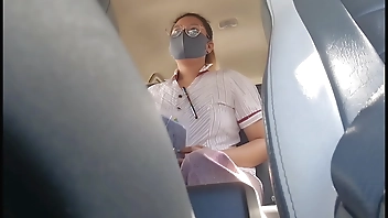 Pinick up si teacher at kinantot para sa libre pamasahe