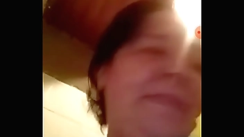 me masturbó rico mirando vagina de madura video llamada